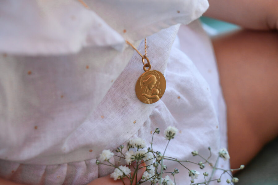 Quel bijoux offrir pour un baptême ?